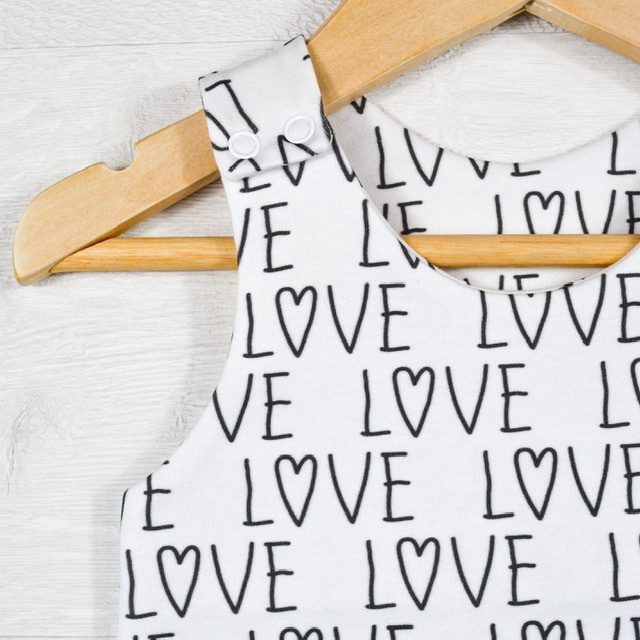 78D8E344-B8D4-4DD8-8872-DDE76F1B782C