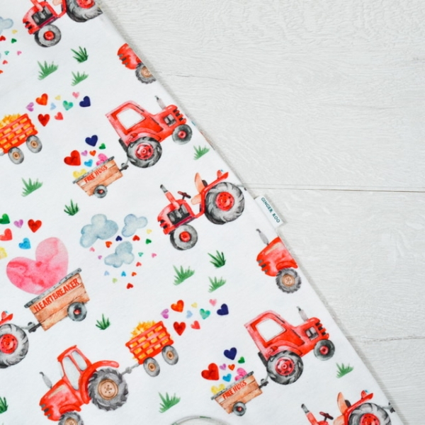 CBB4A598-C9C7-4842-B4F6-FC129B2C0EED