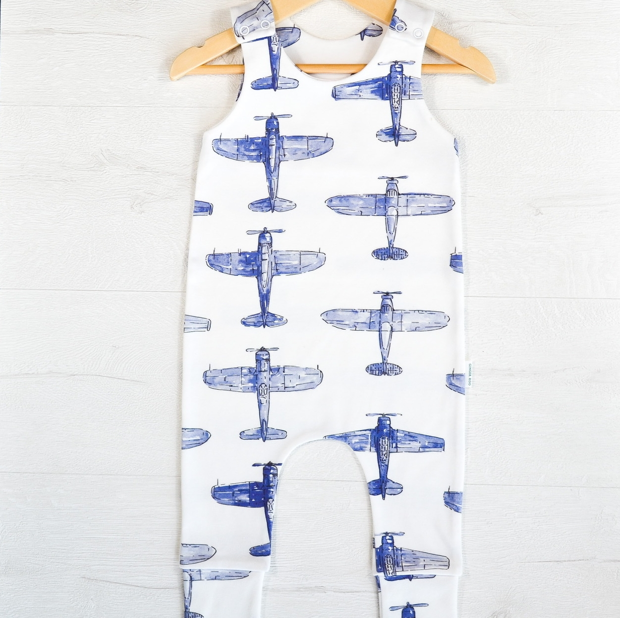 D926C6DB-9C32-4769-86B4-1EC18AF850EA